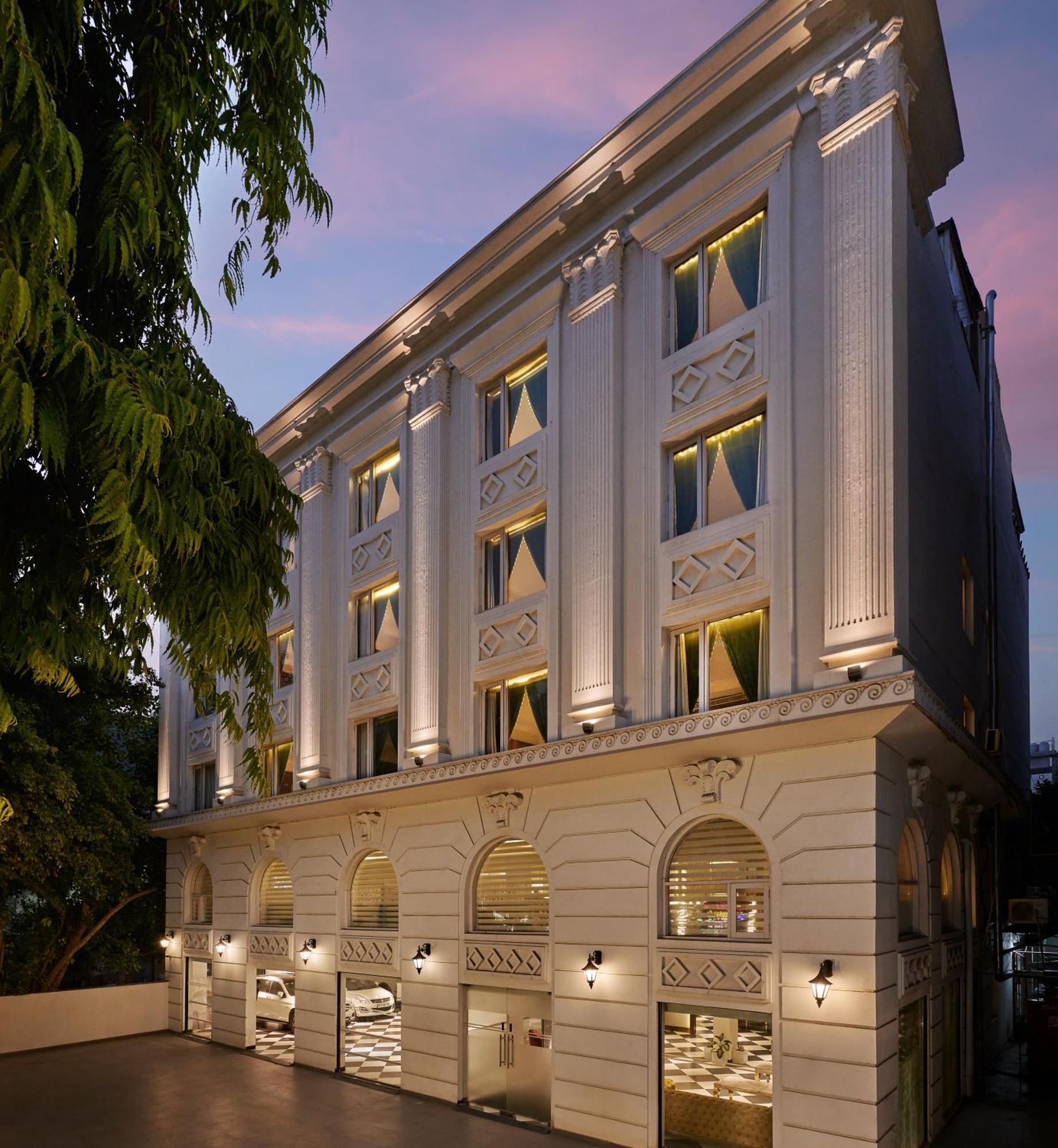 Hotel Deventure Sarovar Portico Patel Nagar New Delhi