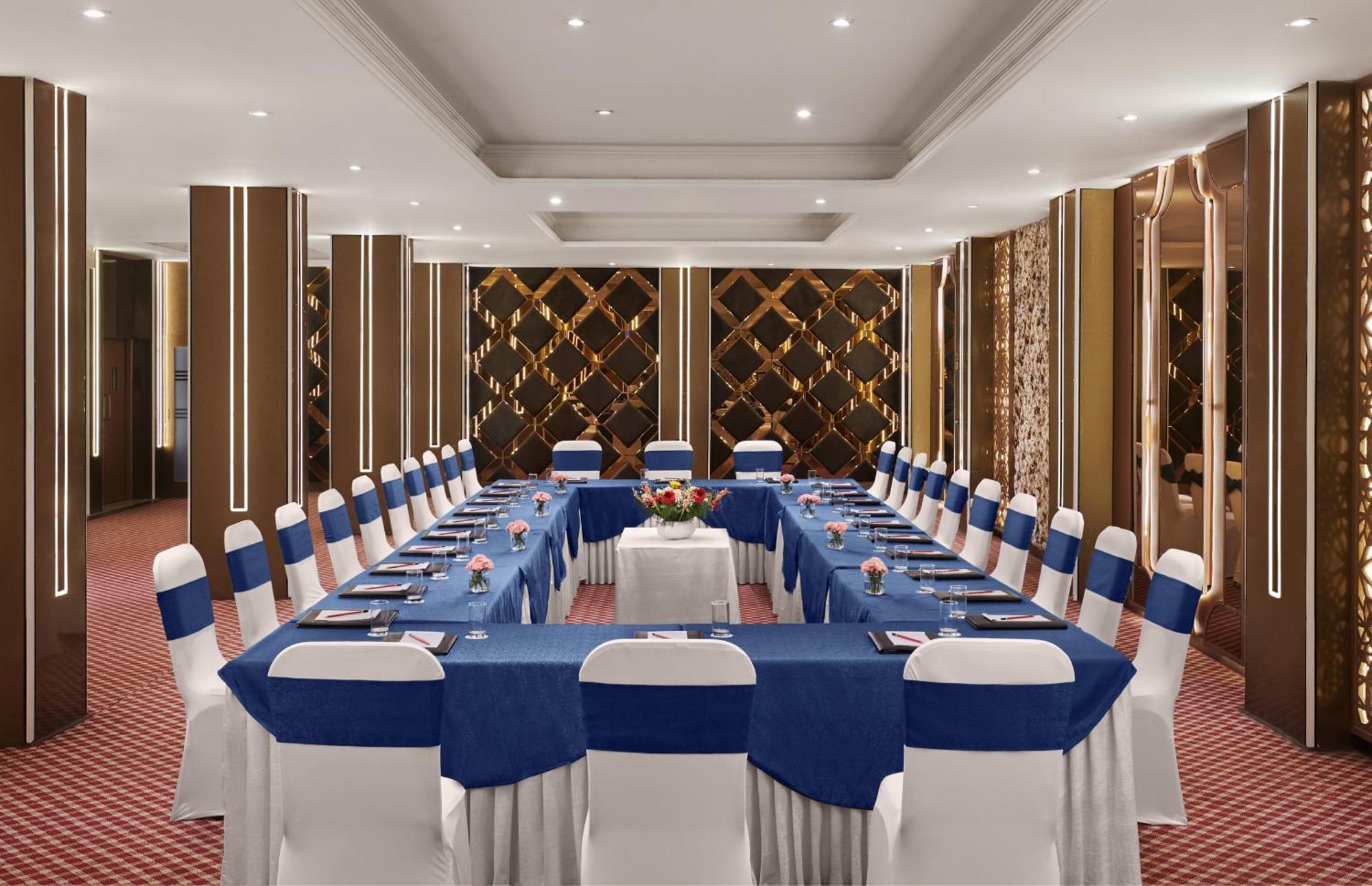 Hotel Deventure Sarovar Portico Patel Nagar